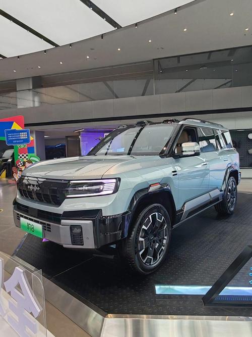 重庆104比亚迪方程豹硬派越野的爆款，英菲尼迪35周年与你共成长